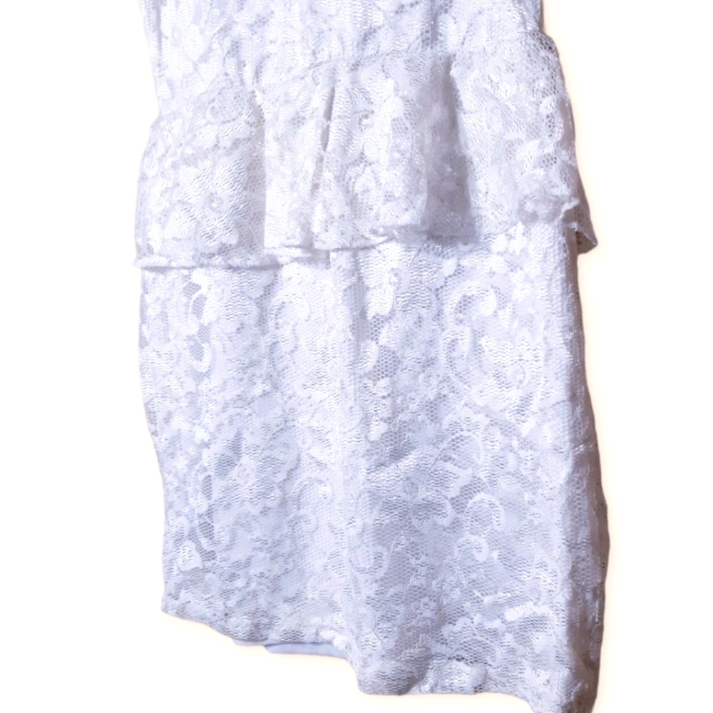 Suzy Shier | sleeveless lace body con peplum dress - Picture 5 of 7